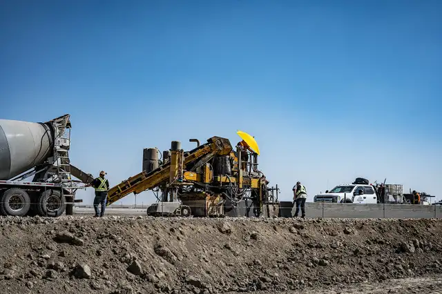 CONCRETE  FEED BUNKS - SLIP FORMED in Other in Lethbridge - Image 3