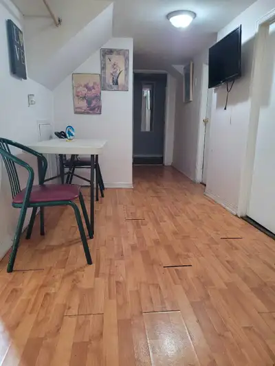 Room For Rent Near Mohawk College - Move in Immediately