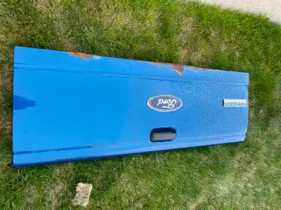 Ford Ranger tailgate off of a 2011 Ford Ranger Will also fit later years back to 2006 Tailgate has r...