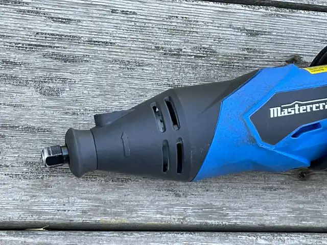 Mastercraft Corded Variable Speed Rotary Tool with Attachments in Power Tools in Edmonton - Image 3