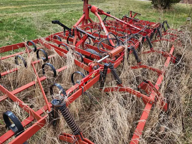 2001 Kongskilde SGB2418 Field Cultivator in Farming Equipment in Norfolk County - Image 5