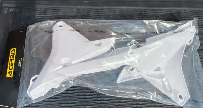Brand new sealed Acerbis side panels for YZ or WR bikes - Model year 2014 to 2019 Great for replacem...