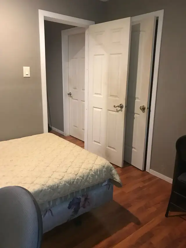 one of semi upstairs bedroom for rent-close to UR in Room Rentals & Roommates in Regina - Image 4