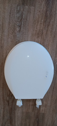 Toilet Seat - Oval Shape - Very Good Condition
