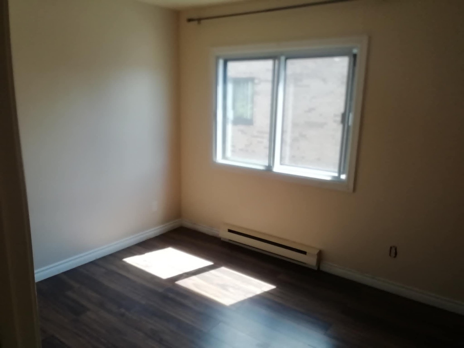 Bel 4 1/2 à louer à Ahuntsic — photo 3