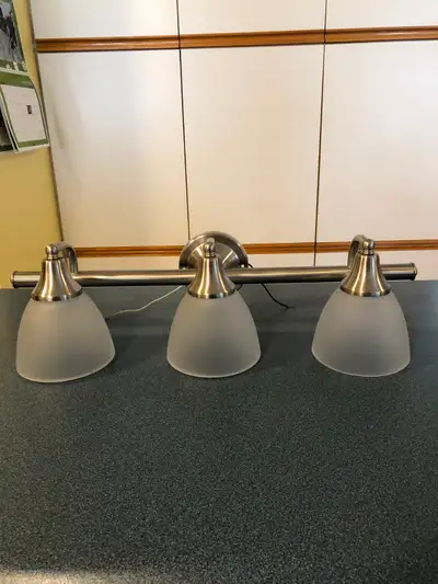 Satin Nickel Bathroom Wall Light *(Excellent Condition), View more