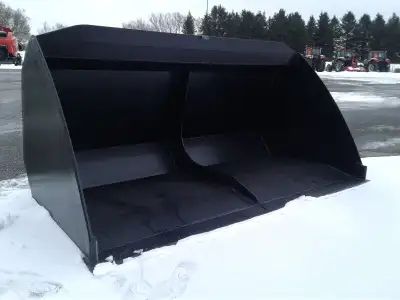Benne 92" à grand volumes renforcée pour chargeur 70 pieds cube de capacité! Adapté pour tous vos tr...