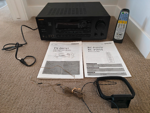 Onkyo TX-DS747 Audio Video Control Receiver Amplifier w/ Remote in Stereo Systems & Home Theatre in Calgary