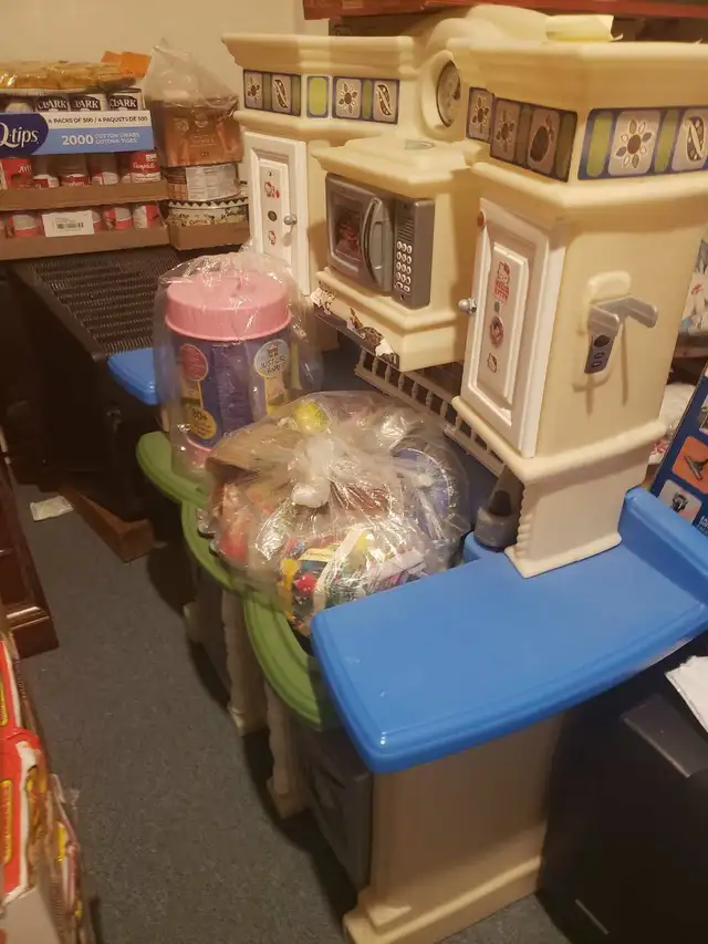 Play Kitchen Set