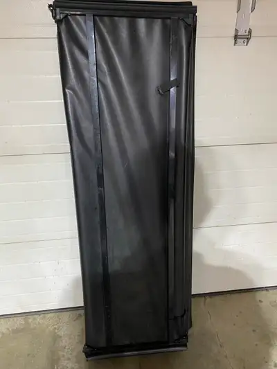 Ford f150 tonneau cover tri fold soft . Believe it’s 5.5 foot. Came off a 2016 with short box