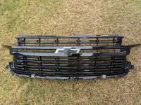NEW 2021-2023 Chev Tahoe/Suburban Front bumper grille black