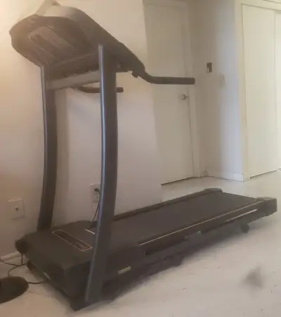 SOLD PPU DEC 7 | HORIZON FOLDING TREADMILL CT81, View more