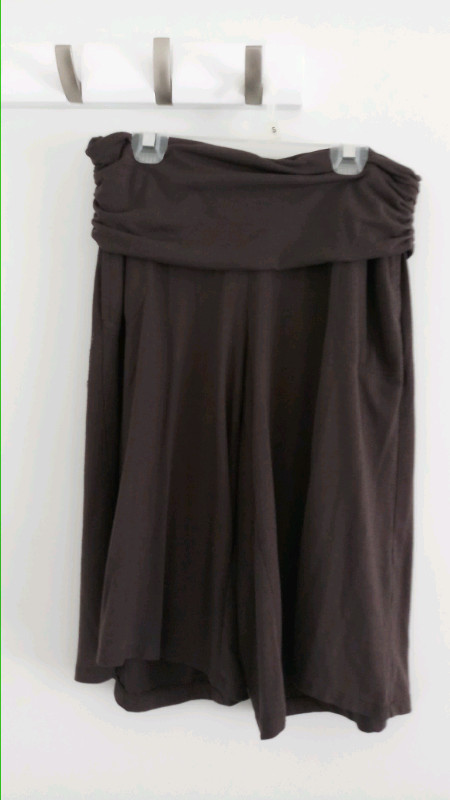 2 Old Navy Maternity Culottes (Small Size) in Women's - Maternity in City of Toronto - Image 2