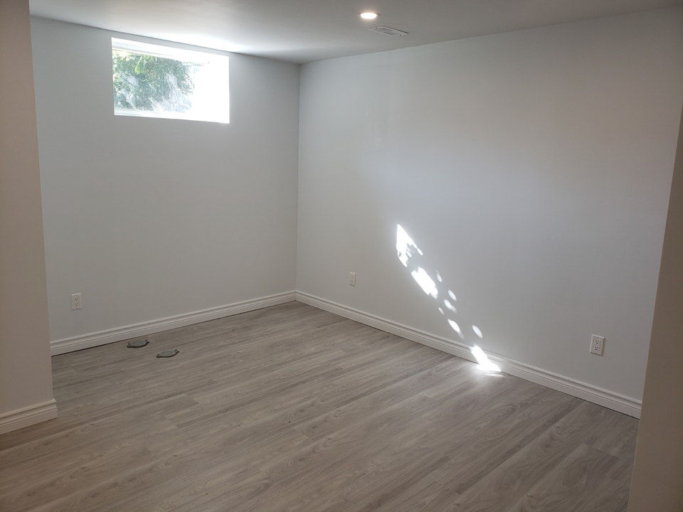 Finch and Bayview 2 Bedroom Basement 4