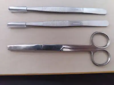 Ciseau et pinces médicales, View more