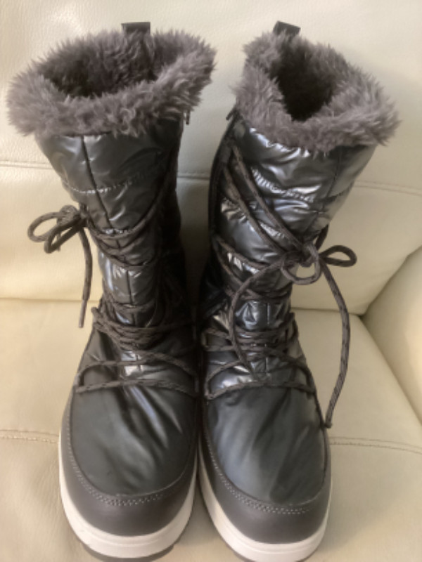 New Women’s winter boots  size 9/39 Scandinavian brand .  Fits l in Women's - Shoes in Ottawa