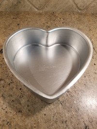 Small Wilton Heart Shaped Cake Pan 6 by 2