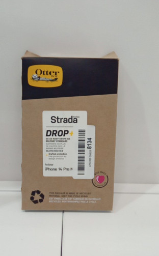 OtterBox STRADA FOLIO SERIES for iPhone 14 Pro - NEW in Cell Phones in Markham / York Region - Image 2