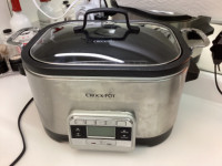 CROCK   POT,  6  QUART