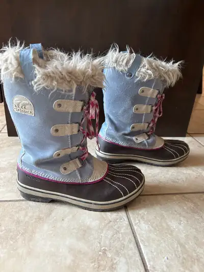 Sorel snow boots for girls size 5, View more