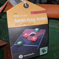 Night & day bean bag toss