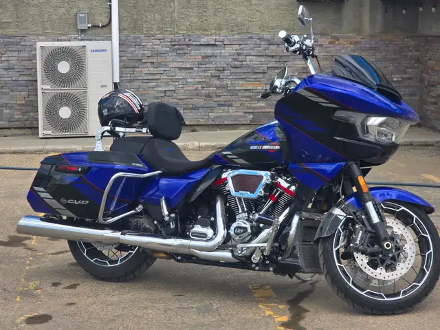 Harley-Davidson Road Glide CVO in Touring in Edmonton - Image 10
