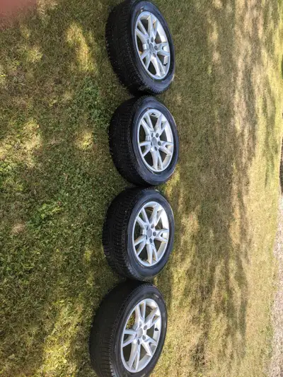 Michelin X-Ice winter tires on Audi rims 215/60R17 96T Purchased new and used on a 2017 Audi Q3 Prog...