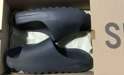 Price: $160 Size: 11 Condition: 7/10 OG All