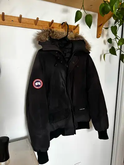 négociable, canada goose bomber size S vrai fourrure manteau authentique