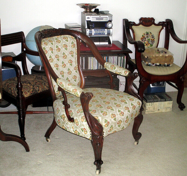 Antique Oak Chair SOLD Please see my other ads in Home Décor & Accents in Kingston - Image 2