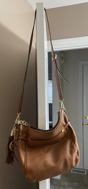Purse, Michael Kors Leather Authentic in Women's - Bags & Wallets in Barrie - Image 2