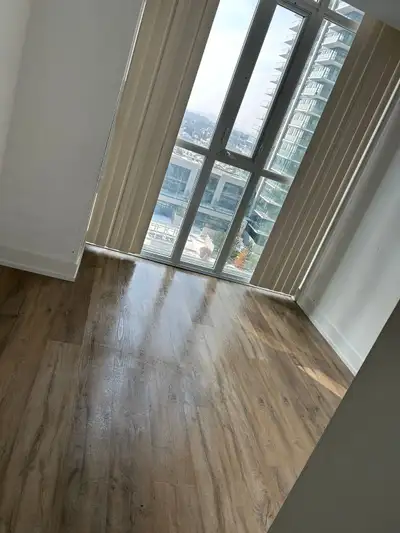 1 bedroom with 1 full washroom to rent in the condo building near sqaure one ...female tenant prefer...