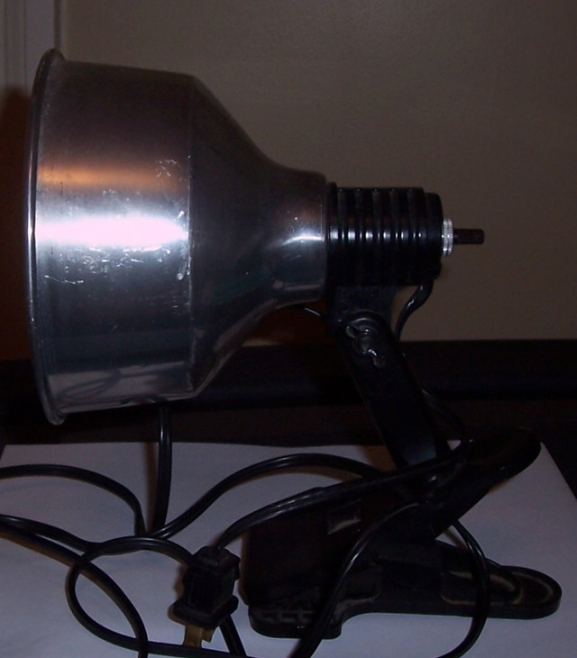 clamp on desk lamp w/ clip and light bulb in Indoor Lighting & Fans in Kitchener / Waterloo - Image 2