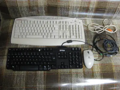 CLAVIERS ORDINATEURS -HAUT-PARLEURS - CÂBLES - IMPRIMANTE PHOTOS, View more