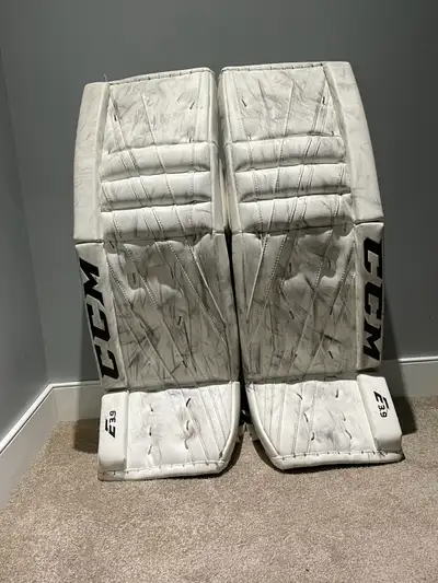 CCM e3.9 men's goalie pads, View more