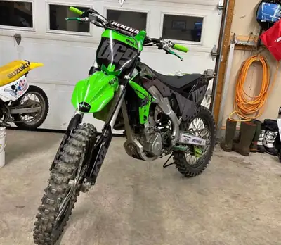 runs great, 80 hours, lots of new parts, message me for full list, fuel mapping old plastics come wi...