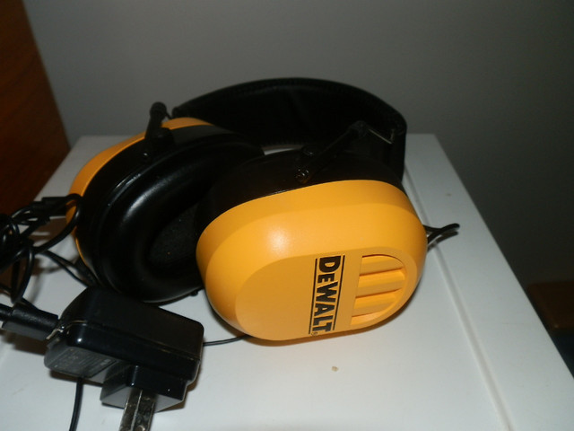 DEWALT DPG17 Bluetooth Hearing Protector Ear Muffs in Headphones in Dartmouth - Image 4