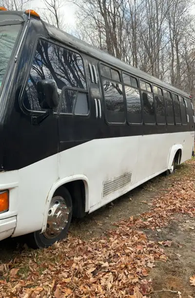 Modèle champion, 1990, diesel Comings 5.9 automatique conduite avec classe 5 régulière permis capaci...