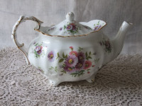 Vintage Hammersley & Co pink & purple daisies large teapot