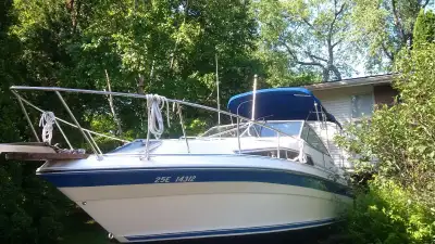 Well-maintained Sea Ray 268 Sundancer powered by the desirable MerCruiser 454 big block with Bravo d...