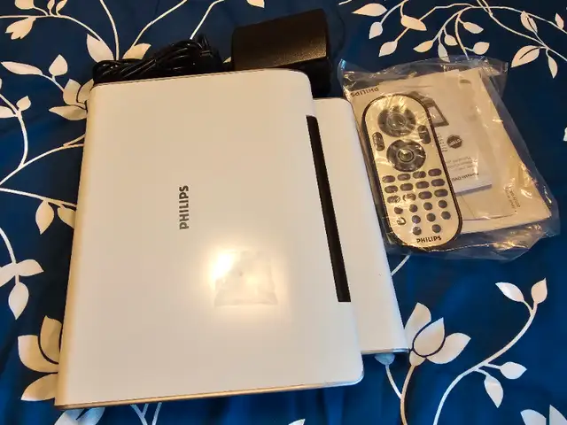 DVD/CD Player Portable Avec Remote Control in General Electronics in City of Montréal - Image 5