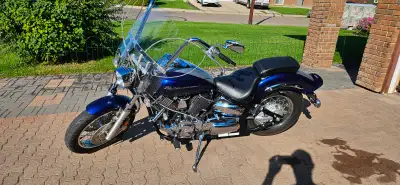 Get a jump on riding season! 2008 Yamaha Vstar 1100 Silverado Custom Blue and Silver Excellent condi...