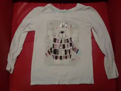 George Girls’ White Long Sleeves Sweater size S/P (6) in very good conditions. 100% Cotton. Come fro...