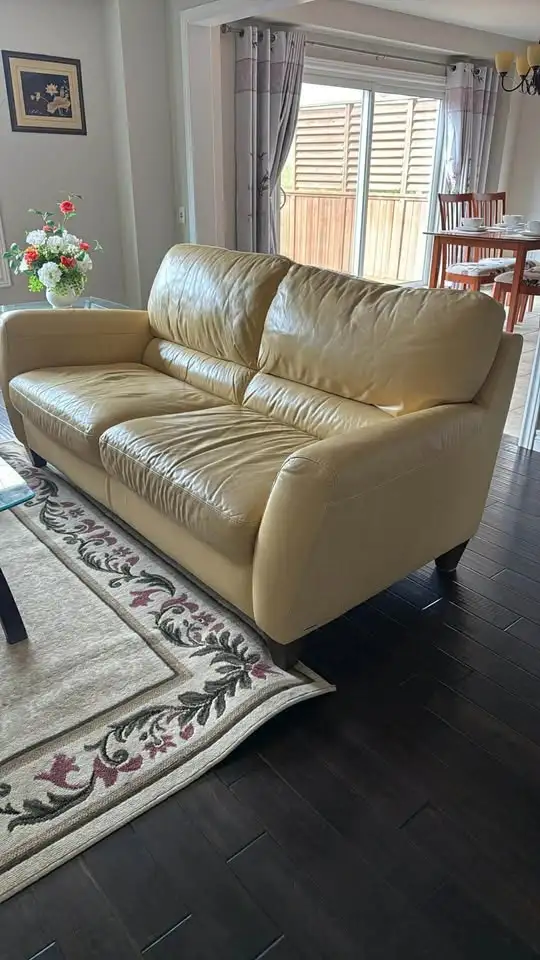 Italian leather sofa couch in Couches & Futons in Kitchener / Waterloo - Image 5