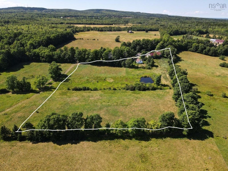 100 foot barn dug pond 6.1 acres old house farm Houses for Sale