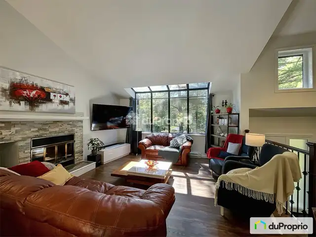 Propriété sur un domaine privé avec accès au Lac Memphrémagog in Houses for Sale in Sherbrooke - Image 3