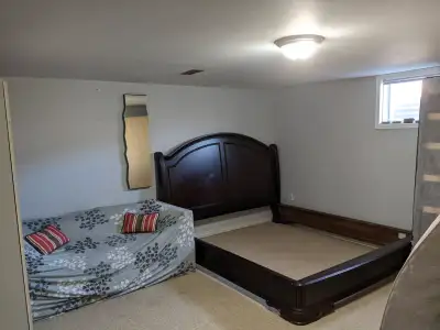 2 Student Rooms Available; 6 MINS WALK TO GEORGIAN COLLEGE