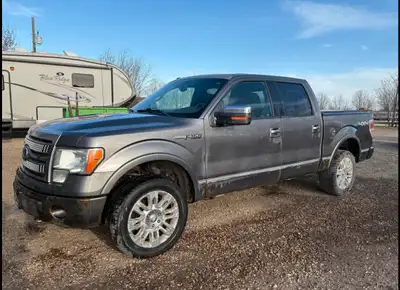 Selling my 2010 Ford F-150 Platinum. 287,000kms. Minor rust spots. Brown leather Heated and cooling...
