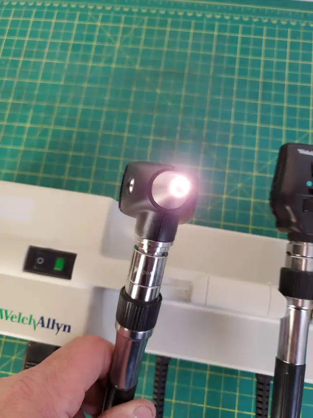 Welch Allyn 767 Series Otoscope & Ophthalmoscope Working W/Heads in Health & Special Needs in Calgary - Image 10