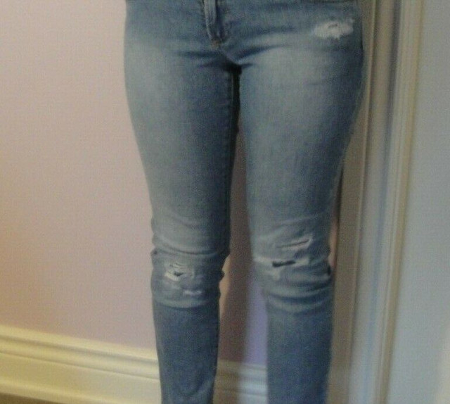 Abercrombie Fitch Girl Size Waist 26" Stretch Distressed Jean in Women's - Bottoms in Markham / York Region - Image 3